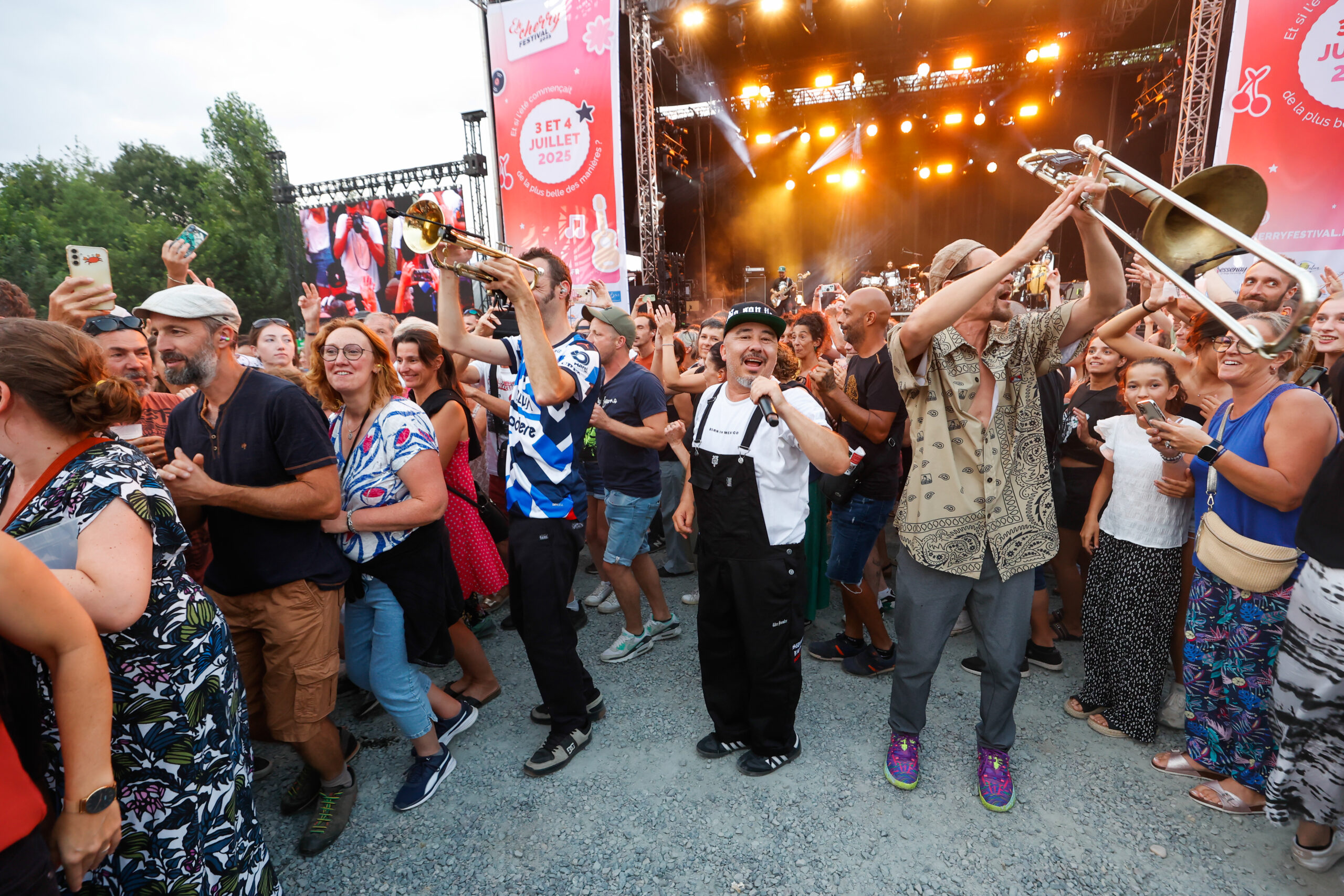 © Mathieu Cugnot / France, Bessenay le 3 juillet 2025. Eh Cherry Festival 2025. Concert de Kumbia Boruka.