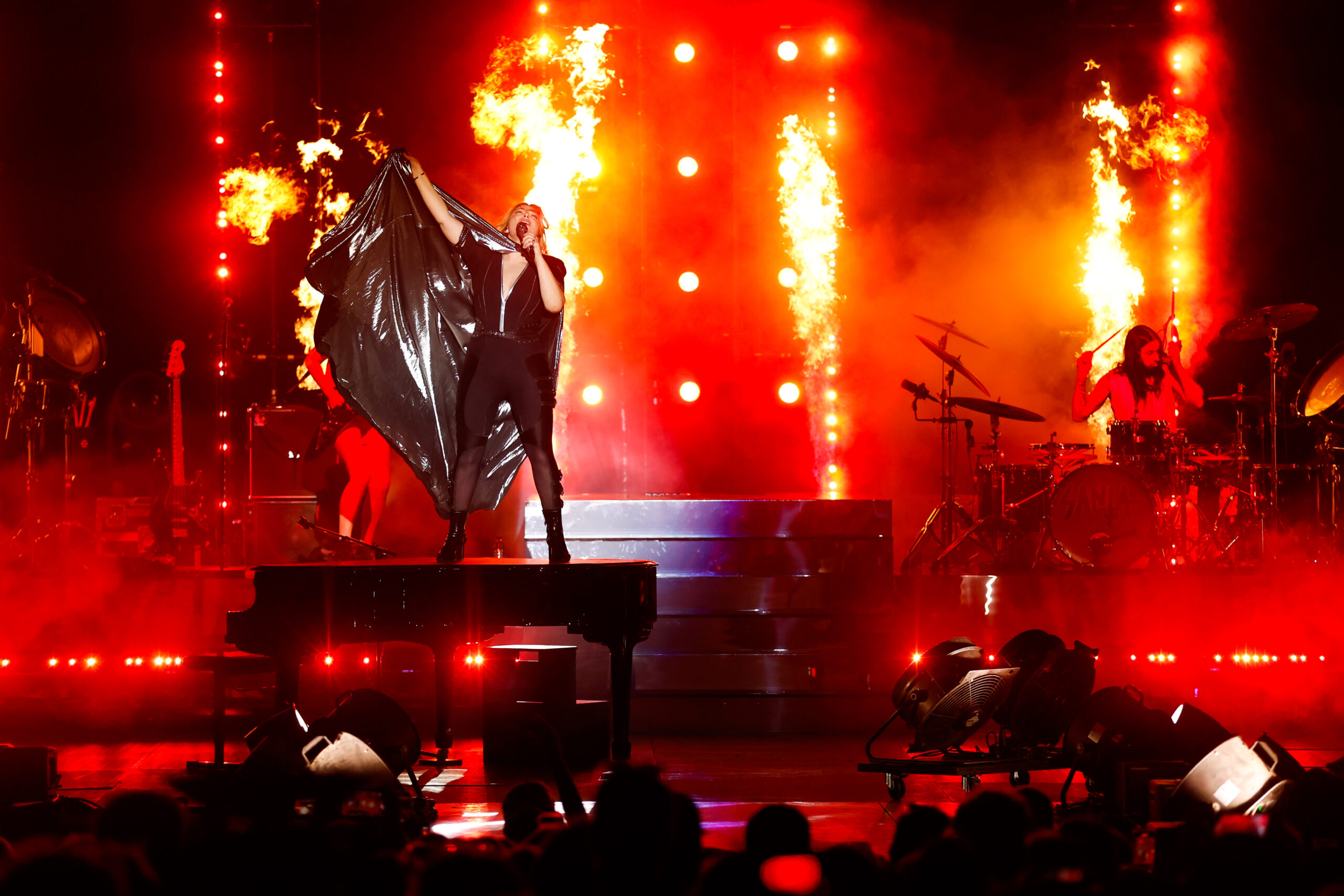 © Mathieu Cugnot / France, Bessenay le 4 juillet 2025. Eh Cherry Festival 2025. Concert de Santa